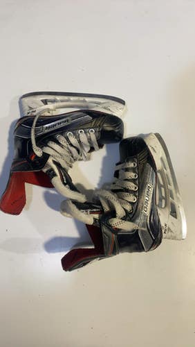 Bauer (Used) Intermediate Junior Size 1.5 Hockey Skates