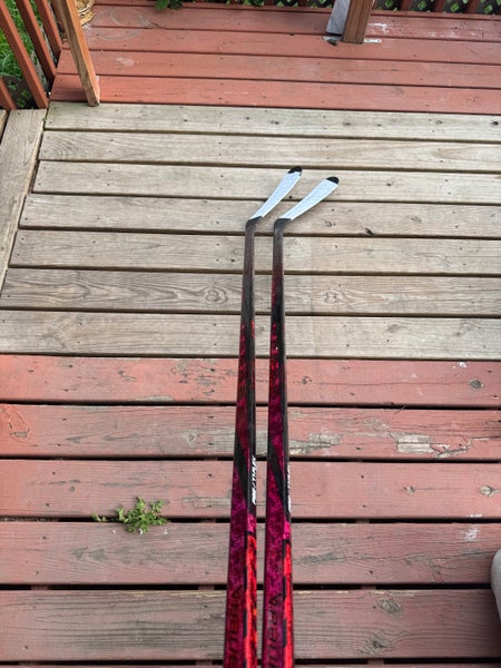 Lightly Used Bauer Twitch Sticks – RH 77 Flex P92 – Red/Pink