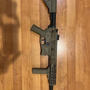 Airsoft EMG M4 AEG