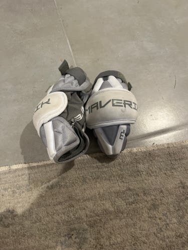 Maverick elbow pads (used In 2 Practices)
