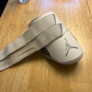 Elbow guard Jordan