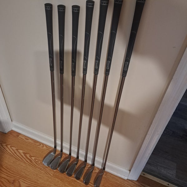 Women's Nike Slingshot Right Handed Iron Set Ladies Flex 7 Pieces Graphite Shaft (Used)