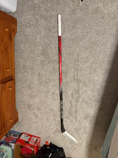Senior Bauer Vapor Hyperlite Left Hand Hockey Stick P28 Pro Stock (Used)