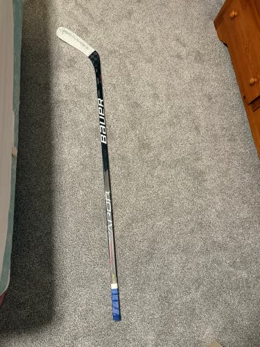 Senior Bauer Vapor Hyperlite Left Hand Hockey Stick P92  (Used)