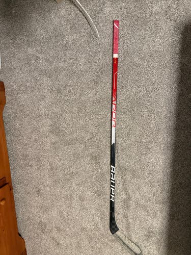 Intermediate Bauer Vapor Hyperlite Left Hand Hockey Stick P28 Pro Stock (Used)