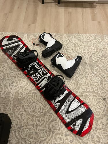 YES GREATS 2025 SNOWBOARD