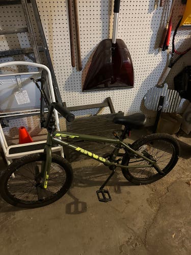 BANK GT BMX Bike