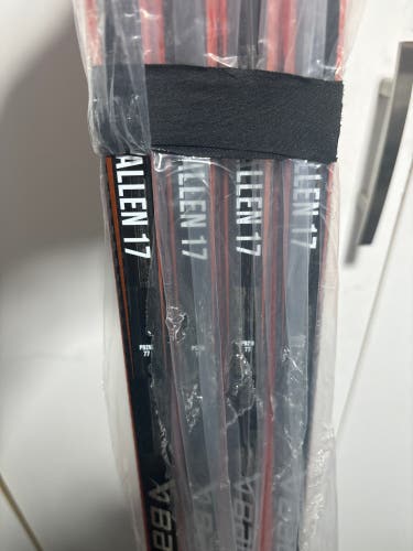 Senior Bauer Vapor Hyperlite Right Handed Hockey Stick P92M Pro Stock (New)