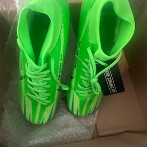 Nike Mercurial Superfly Molded Cleats – Men’s 9.5 (Women’s 10.5) – Green | Brand New