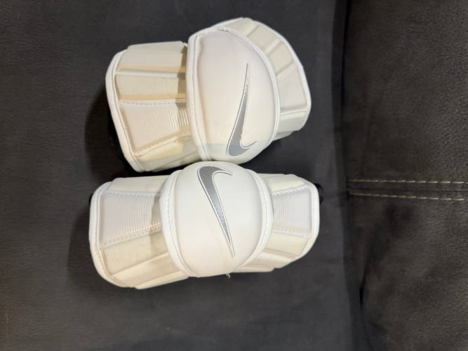 Used Adult Nike Vapor Arm Pads