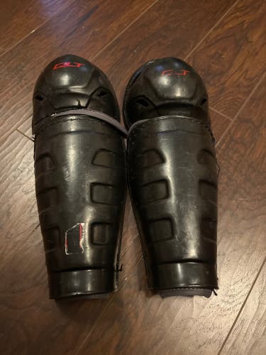 Youth CCM QLT 10" Shin Pads (Used)