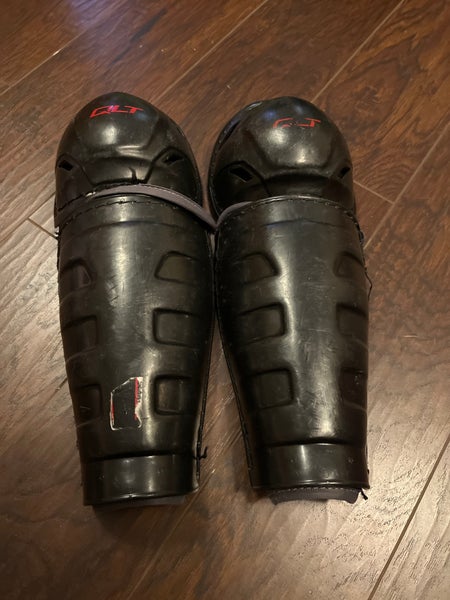 Youth CCM QLT 10" Shin Pads (Used)