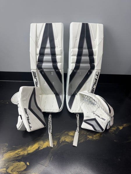 33"  2025 True Catalyst PX5 Regular Goalie Full Set Pro Stock (New)