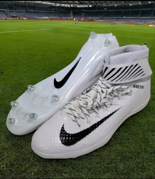 New Men's US Size 17 Nike Mid Top Lunarbeast Molded Cleats