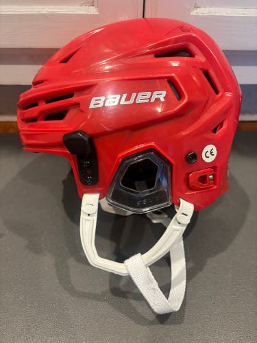 Small Bauer Re-Akt 150 Helmet  (Used)