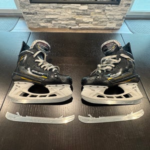 Bauer Supreme M5 Pro Skates with extra set of runners. Size 4