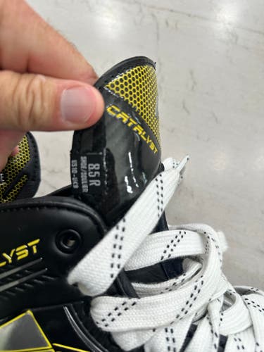 2024 True Catalyst 9 Hockey Skates Regular Width 8.5 (Used)