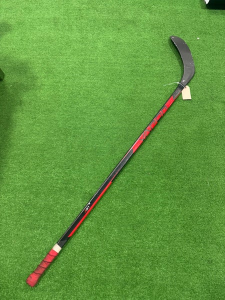 Junior Bauer Vapor X3.7 Hockey Stick Right Handed P28 (Used)