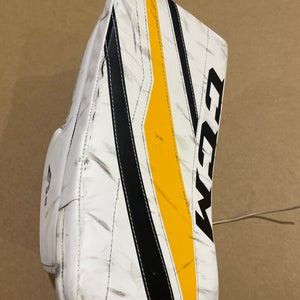 White Senior CCM Extreme Flex III E3.5 Goalie Gloves & Blockers Regular (Used)