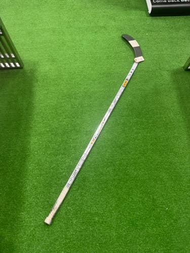 Senior Bauer Synergy Hockey Stick Right Handed P92 (Used)