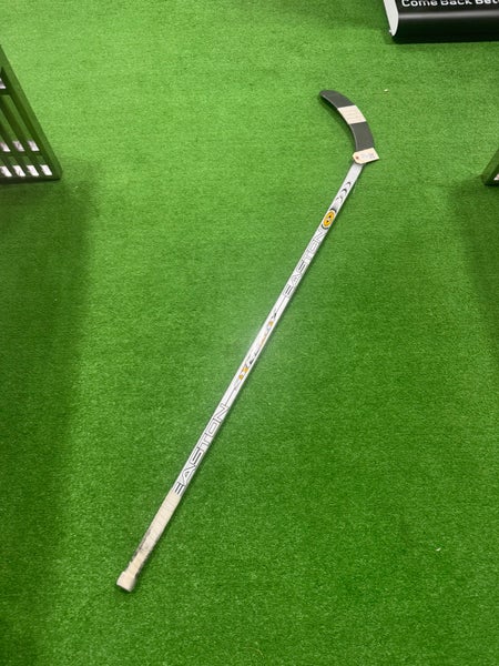 Senior Bauer Synergy Hockey Stick Right Handed P92 (Used)