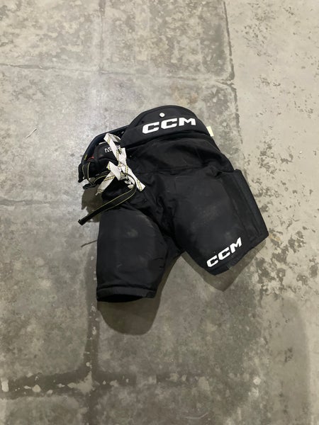 Black Junior Large CCM Tacks AS 580 Hockey Pants (Used)