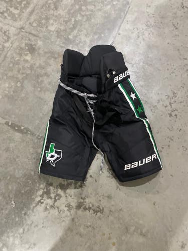 Black Junior Medium Bauer Hockey Pants (Used)