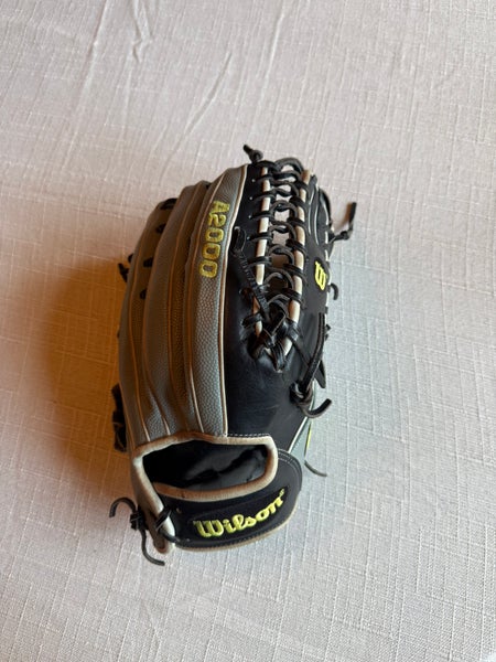 2019 Wilson RH Outfield A2000 Baseball Glove 12.75" (Used)