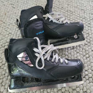 Size 9 True One Piece Hockey Goalie Skates Regular Width Pro Stock