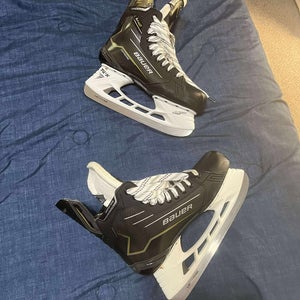 Bauer Supreme M40 Hockey Skates Regular Width 9.5 (New)