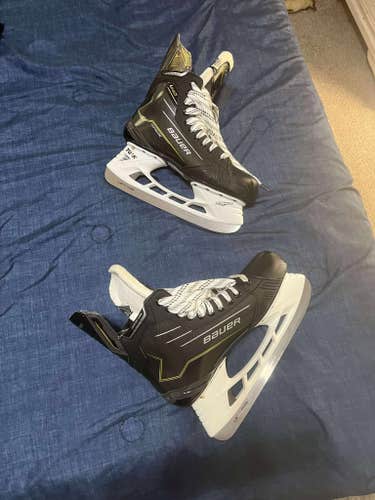 Bauer Supreme M40 Hockey Skates Regular Width 9.5 (New)