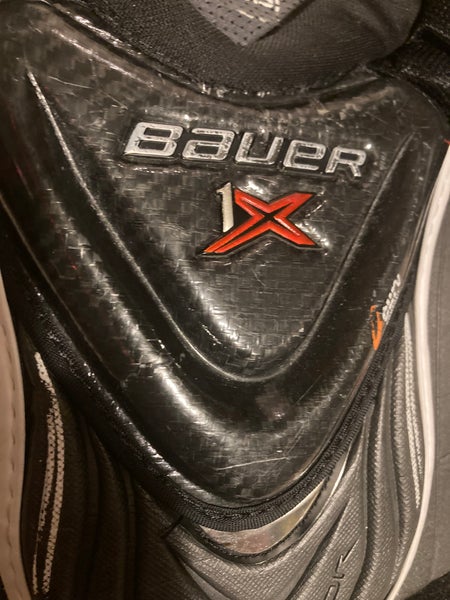 Large Junior Bauer Vapor 1X Shoulder Pads (Used)