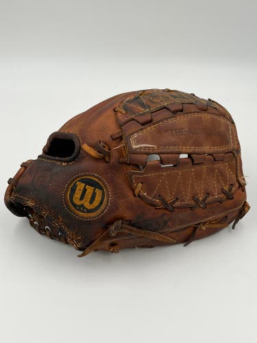 Wilson a2000 “the a2000” XL 12.5 outfield pitchers baseball glove