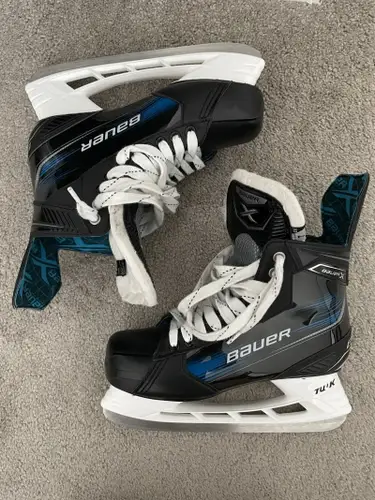 Bauer X Hockey Skates Extra Wide Width 7 (Used)