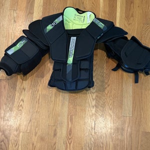 Small / Medium Warrior RITUAL X4 E Goalie Chest Protector (Used)