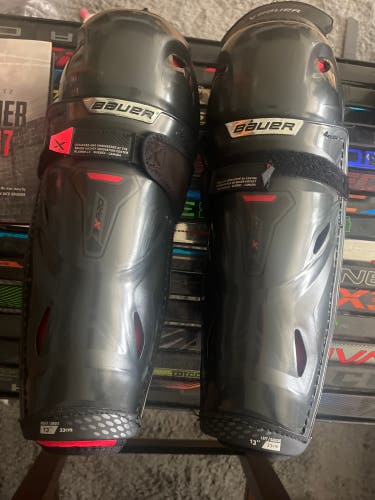 Intermediate Bauer Vapor 3X Pro 13" Shin Pads  (New)
