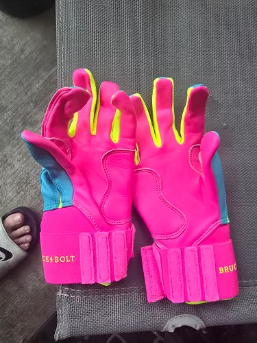 Medium Batting Gloves (New)