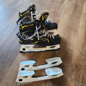 CCM Super Tacks 9380 Hockey Goalie Skates 8.5 (Used) with new Tukes