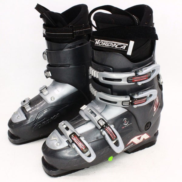 Nordica Easy Move 8 Ski Boots - Size 9.5 / Mondo 27.5 Used
