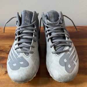 Gray Men's Size M 7.0 (W 8.0) Adult New Balance Mid Top Molded Cleats (Used)