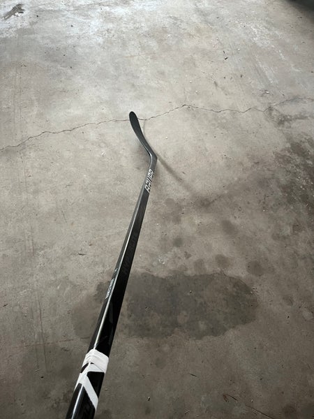 Senior Bauer Hyperlite 2 Left Hand Hockey Stick P28M Pro Stock (Used)