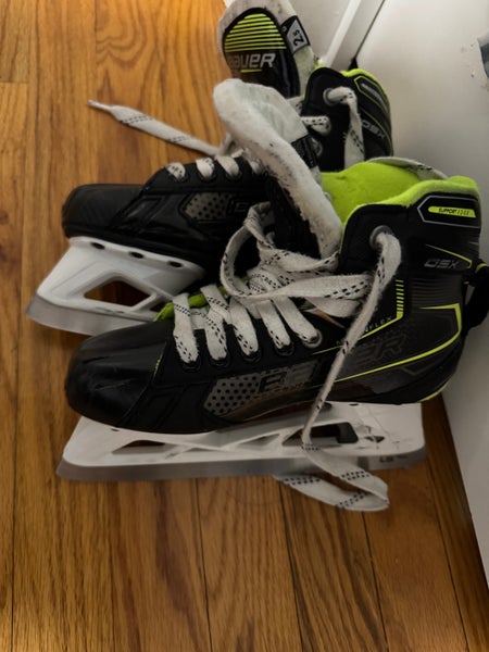 Bauer GSX Hockey Goalie Skates Regular Width Size 2.5 (Used)
