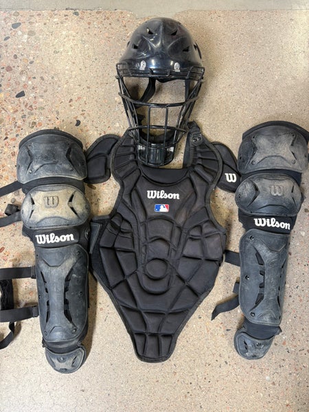 Intermediate Wilson Catcher's Set (Used)