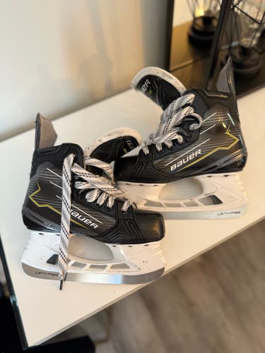 Bauer Supreme Matrix Hockey Skates Regular Width Size 1.5 (Used)
