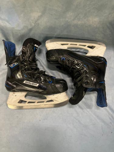 Junior Bauer Nexus 2N Hockey Skates Regular Width Size 4 (Used)