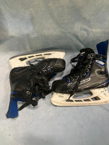 Senior Bauer Nexus N2900 Hockey Skates Regular Width 7 (Used)