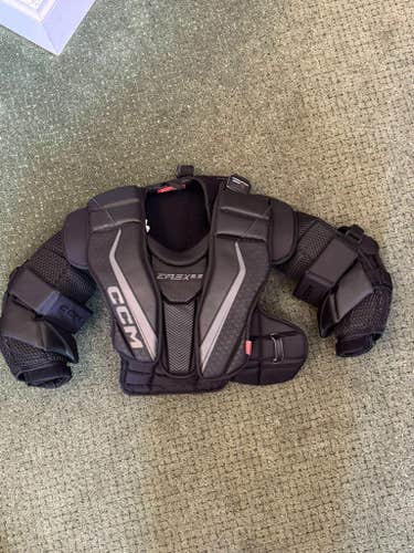 Small / Medium CCM Extreme Flex E6.5 Goalie Chest Protector (Used)