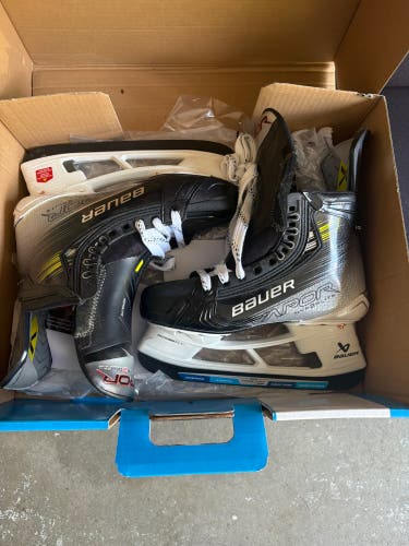 Bauer Vapor Hyperlite 2 Hockey Skates Size 6.5 (New)
