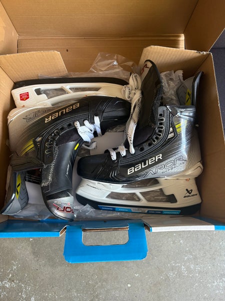 Bauer Vapor Hyperlite 2 Hockey Skates Size 6.5 (New)