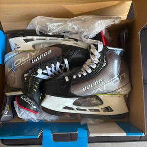 Bauer Vapor Hyperlite Hockey Skates 11 (New) With LS Pulse Ti Blades